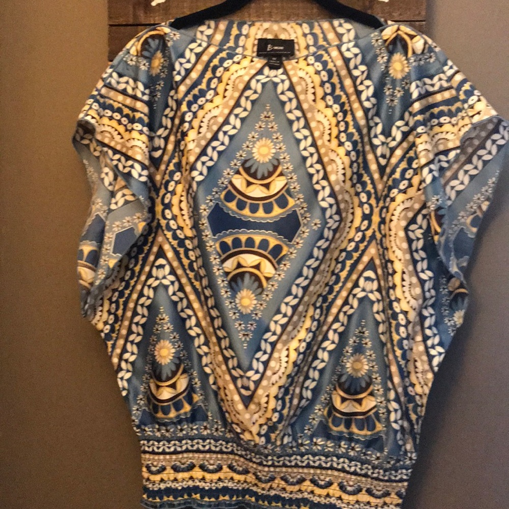 Women’s top size medium
